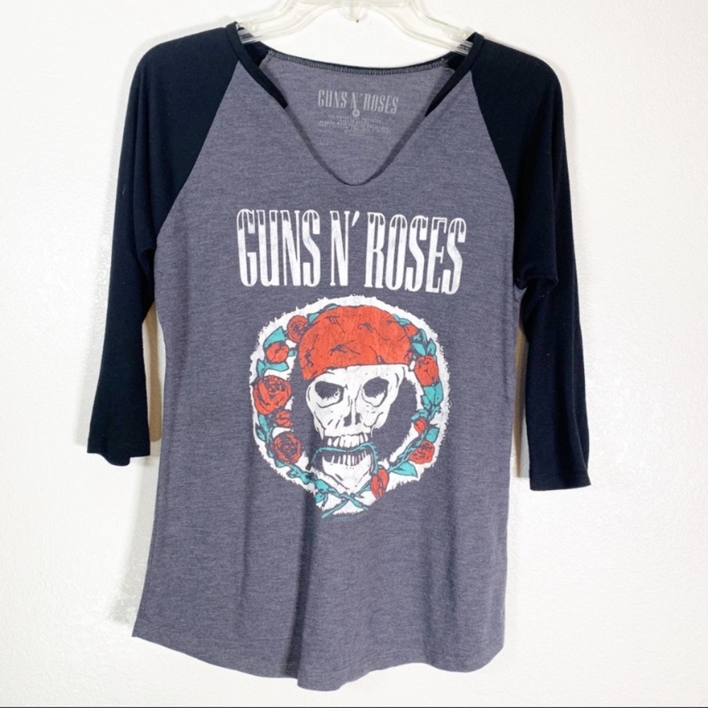 Women’s Guns and Roses baseball t-shirt.